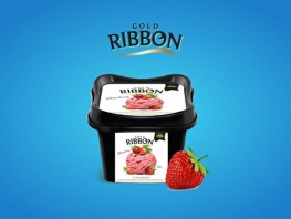 Gold Ribbon Cup Strawberry